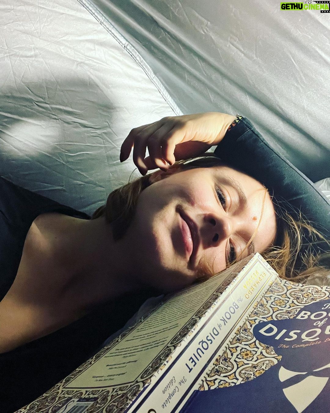 Anna Ador Instagram - @thesecretgardenparty 2022 i officially can go without a shower for 3 days and you won’t even notice 🤙🏼