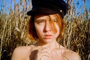 Anna Ador Instagram - Czech Republic / November 2022 🌾

📸 @david_kreibich 

#czech #35mm #shotonfilm