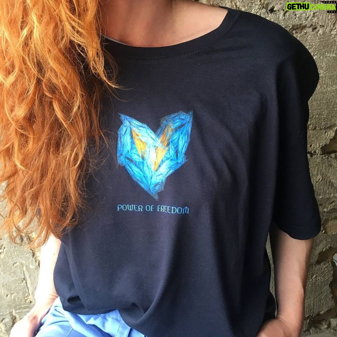 Anna Ador Instagram - we created this T-shirt in support of creative people and artists who are currently out of jobs. The only way they can continue earning is by selling their work. And I strongly encourage you to be that help for them. All the money raised from the selling of the t-shirts will go to my sister and her creative community. Let's support their independent brand and make a little difference. Follow the link in bio π Thank you @helenakazakevich @veterra ππ