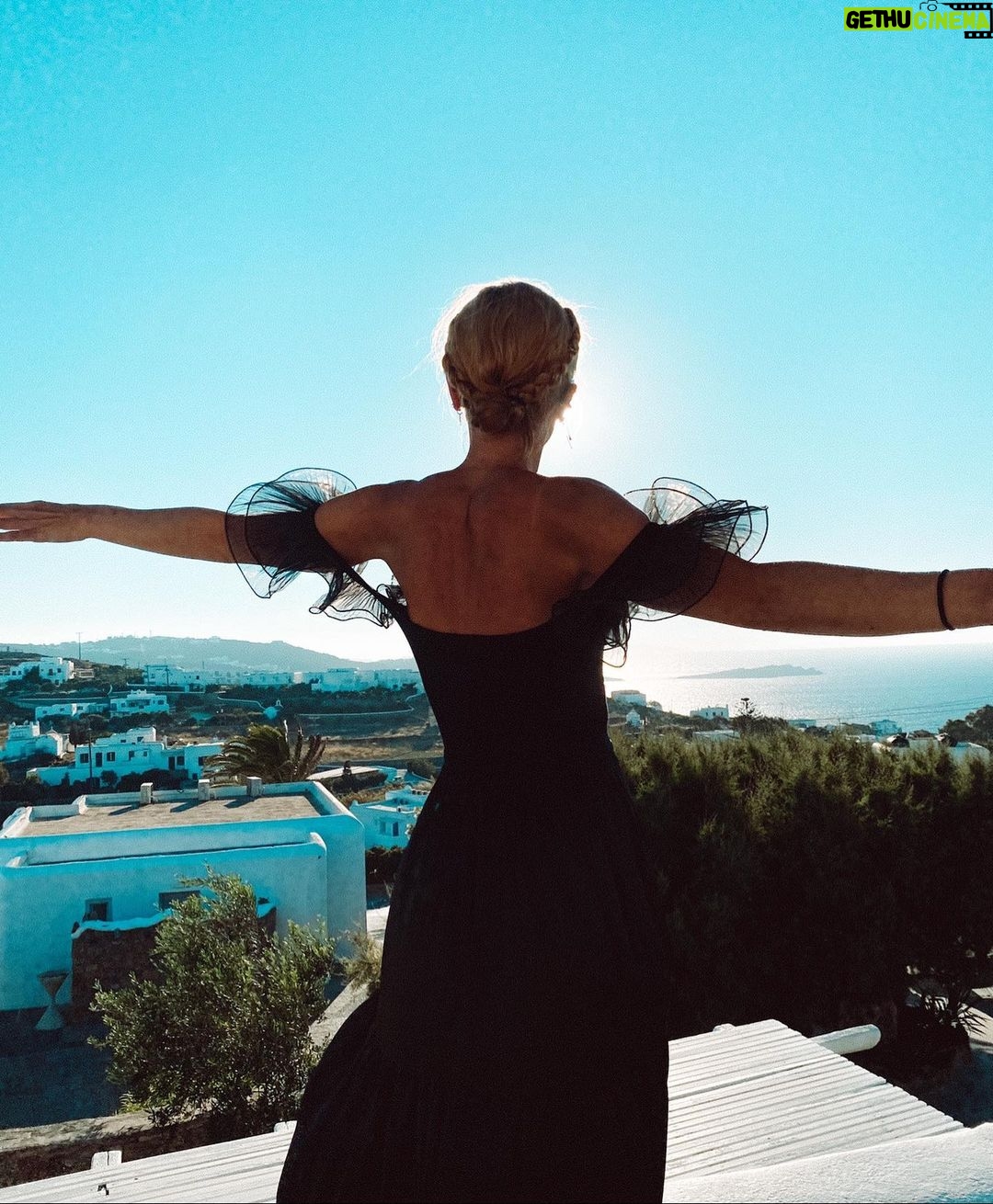 Anna Brewster Instagram - Summer Nights 🇬🇷