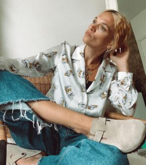 Anna Brewster Instagram - My mate makes dead good shirts @sark_london @iamlaurengrant Le Smoking 🚬