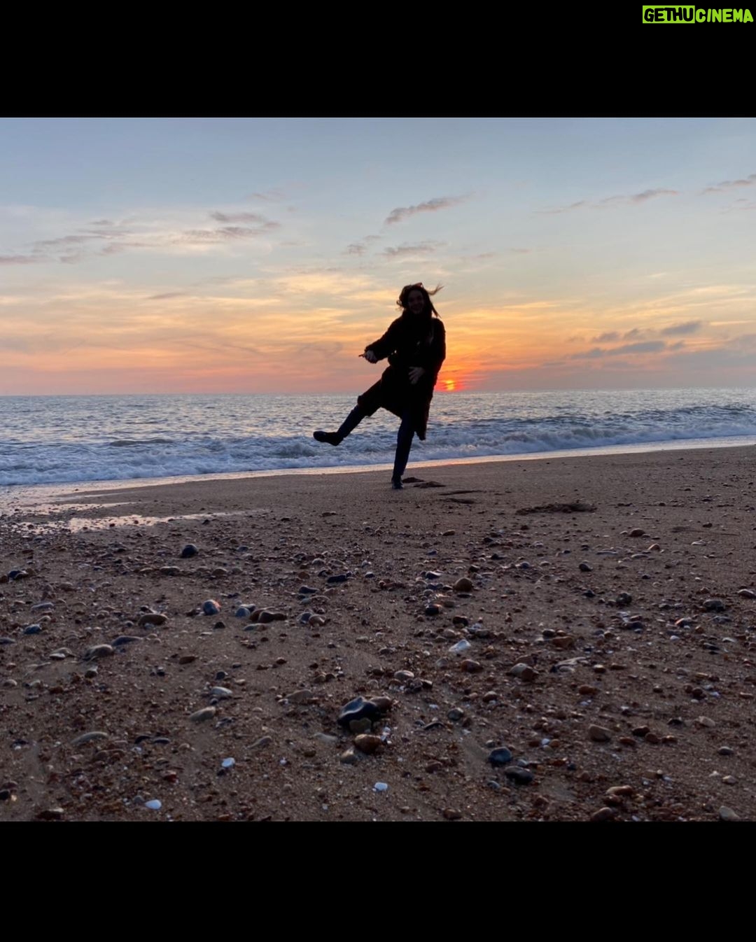 Anna Brewster Instagram - Last days of the Decade 🤪 Brighton