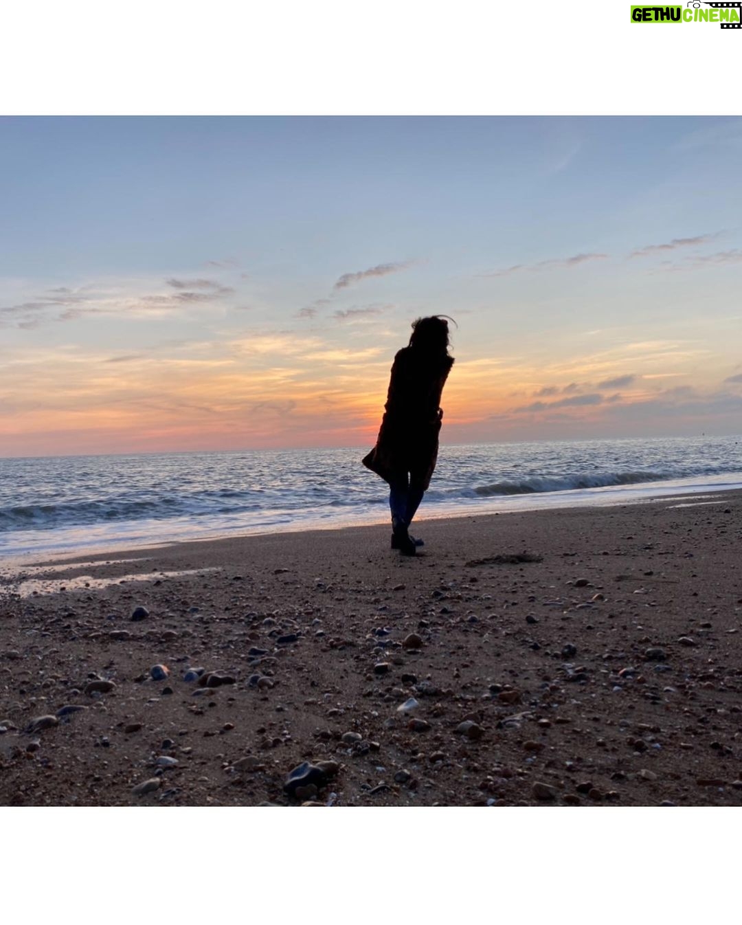Anna Brewster Instagram - Last days of the Decade 🤪 Brighton