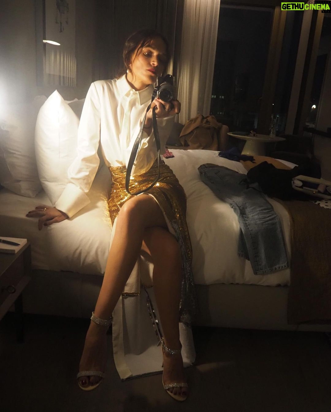 Anna Brewster Instagram - Thank you for such a lovely staycay @thelondoner 🧡✨ The Londoner Hotel