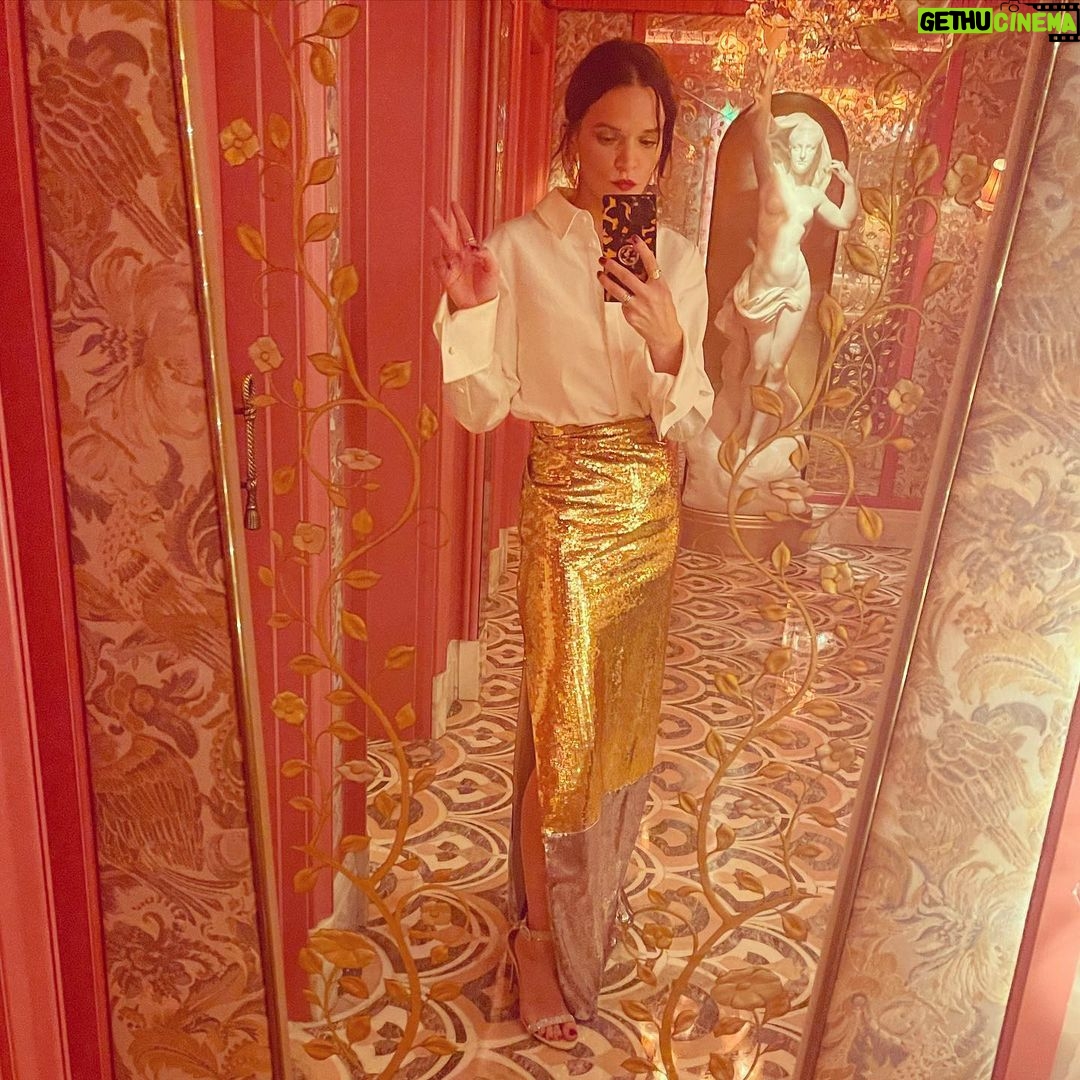 Anna Brewster Instagram - Dreams @huishanzhang @aquazzura ✨ @oliviabuckingham