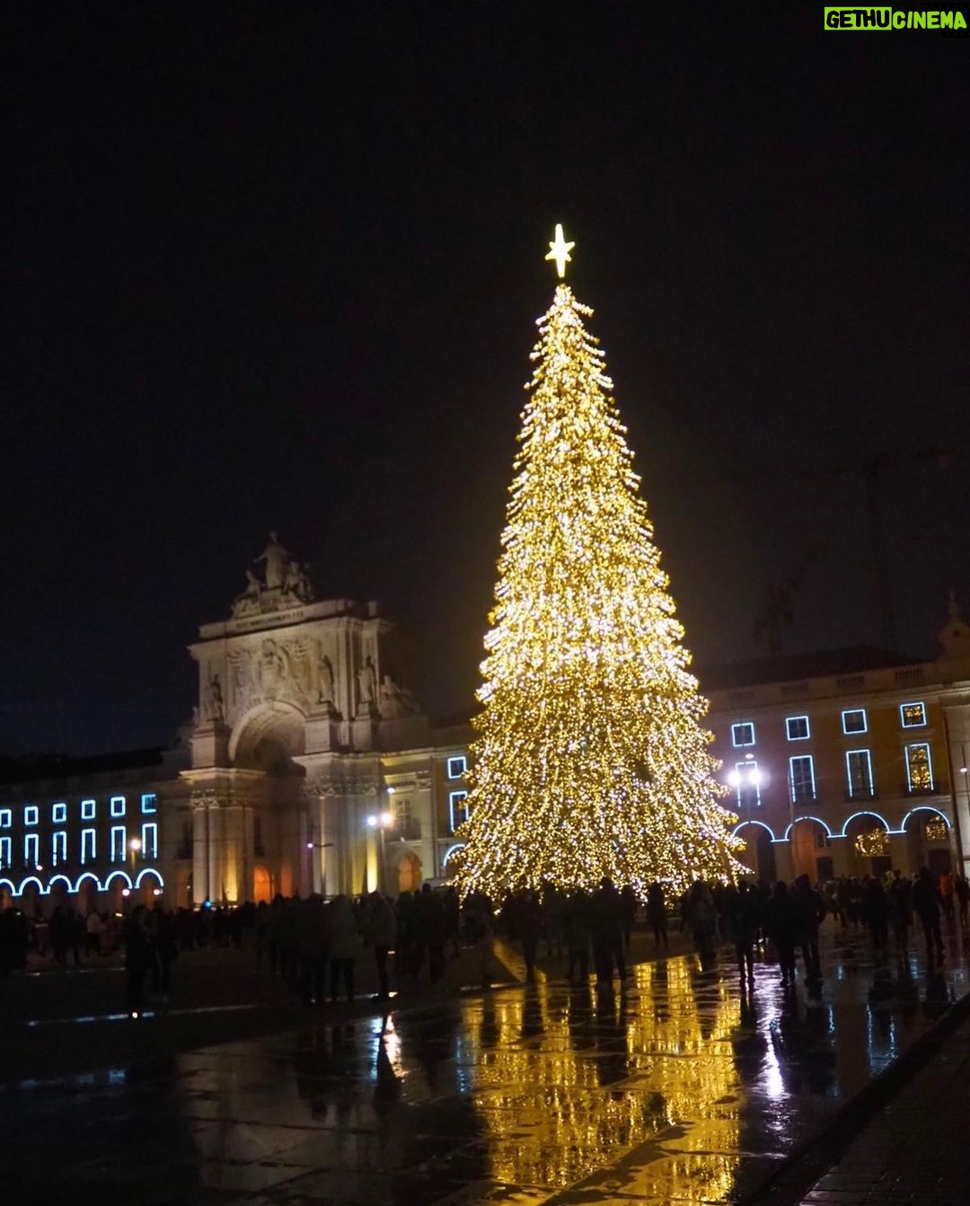 Anna Brewster Instagram - 10/10 😊🎄Lisbon - "I think I've experienced euphoria" Lisbon, Portugal