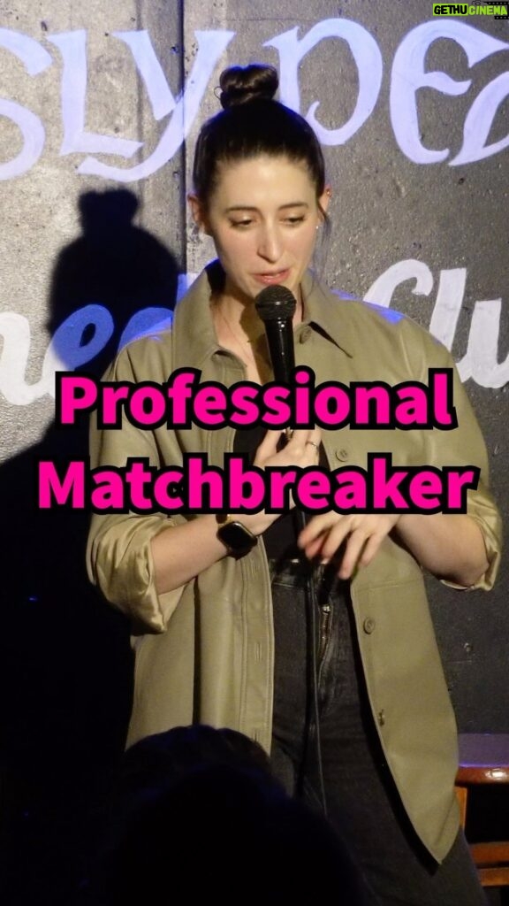 Anna Cain Bianco Instagram - Found my passion #comedy #relationships #datingtips