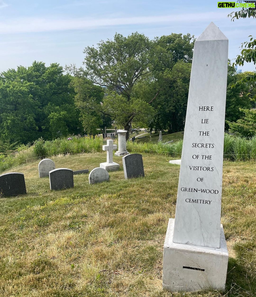 Anna Cain Bianco Instagram - Graveyard (of my career), lakefront property Green-Wood Cemetery