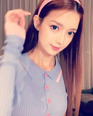 Anna Kay Instagram - ？？？🛼
#bluecolor #sugarart #dialect