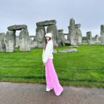 Anna Kay Instagram - Is the first civilization on Earth really from human?？#🗿 #🛖 Stonehenge, Salisbury England