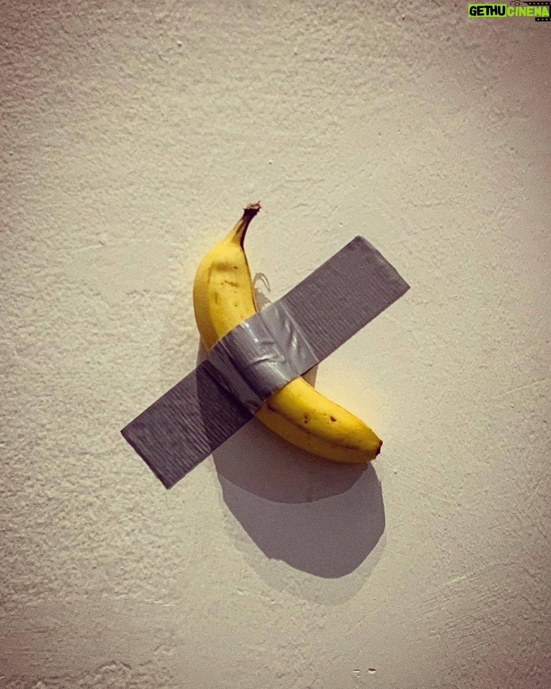 Anna Kay Instagram - 🌹🥀…… #thelastjugement #mauriziocattelan