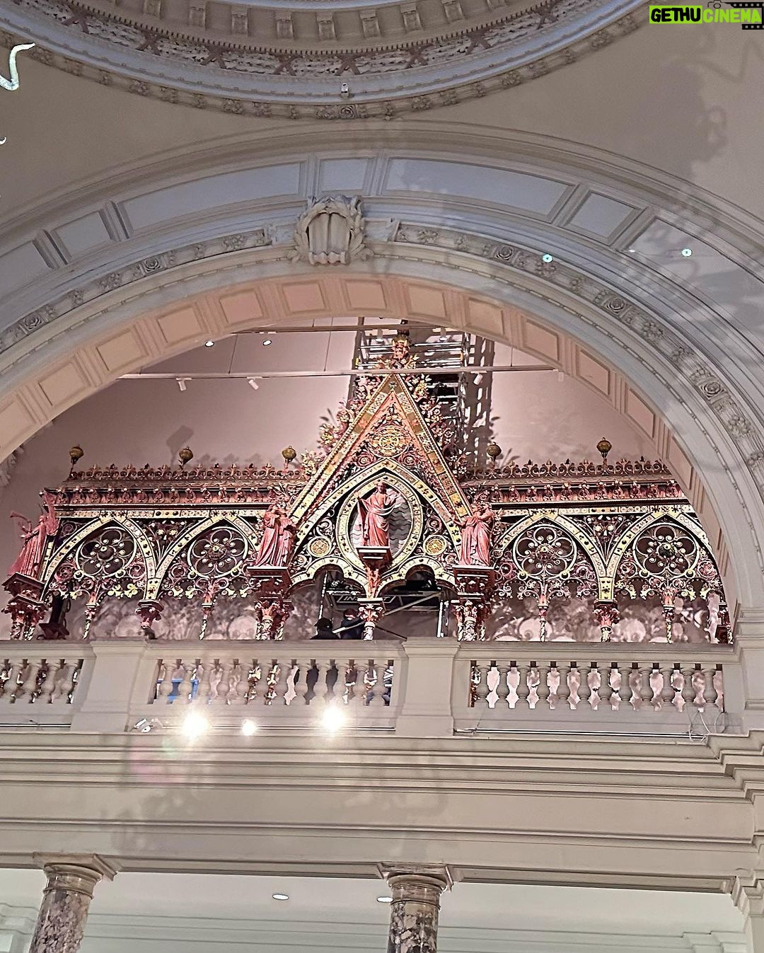 Anna Kay Instagram - 🔌💡 Victoria and Albert Museum, South Kengsinton, London