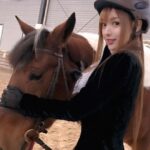 Anna Kay Instagram - The girl horse & a girl.