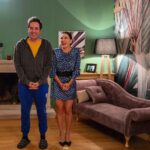 Anna Menenakou Instagram - Φωτογραφία από τα παρασκήνια… @asemasremama_alphatv Με κάνεις και γελάω 🥳🥳🥳@dimitris.papadatos το γύρισμα είναι απόλαυση μαζί σου!!! #backstagephoto #asemasremama @asemasremama_alphatv @alphatv @tanweer_productions #actorslife #lovemyjob #blessedformypeople