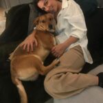 Anna Menenakou Instagram - Απέραντη ευγνωμοσύνη στο σύμπαν για αυτές τις στιγμές…Καλό Σαββατοκύριακο σε όλους🙏🙏🙏❤️❤️❤️ #lovemydog #dogslife #mitsaki #lovemyfamily #gratidude #loveuniverse #love #onlylove #onlyloveforanna