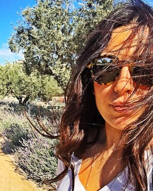 Anna Menenakou Instagram - Ήλιε μου...
Ήλιε μου...
Έλα ήλιε μου 🌞 
Είναι καιρός που φέρνει τον έναν στον άλλον κοντά .
#sun #theking #joy #happiness #sugarlife #hope #selfcare #love #onlylove #onlyloveforanna