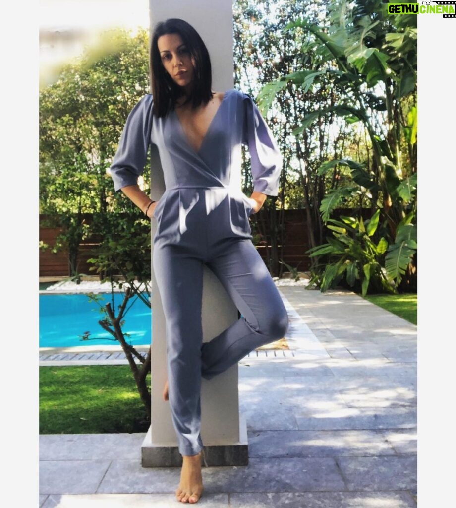 Anna Menenakou Instagram - Be yourself everyone else is already taken... #oscarwildequotes #picogtheday #lightblue #jumpsuit @artensouth #shoplocal #supportyourneighbor #love #onlylove #onlyloveforanna 🦋