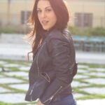 Anna Menenakou Instagram - Ολόκληρη η Γη γέμισε με γκρεμούς και ρέματα Κάνε τα πάντα απόψε να θυμίζουνε γιορτή Γιορτή και πανηγύρι, μην κάνεις το χατίρι Σ’ αυτούς που θέλουνε να πιουν του κόσμου όλη τη γύρη... Κοίτα που φτάνει μια ματιά σου καθαρή για να γίνει η ανατροπή Πάψε όλα να τα ρίχνεις στην κακή ανατροφή Και να γίνεσαι τροφή μασημένη για θηρία Γίνε φίλε μου στροφή στην δική τους την ευθεία . Αλάνι μου να σαι ανήσυχο... κοίτα μη βολευτείς και γίνεις πνεύμα ήσυχο... #staysafe #staypositive #controlyourmind #onlyloveforanna #methysos @michalis_stavento Athens, Greece