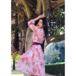 Anna Menenakou Instagram - ⭐ FASHION GIVEAWAY ALERT⭐ Είμαι πολύ χαρούμενη για μια νέα γυναικεία υπόθεση μόδας. Δύο καλές μου φίλες δημιούργησαν το νέο φανταστικό e-shop @artensouth και σκέφτηκα να το γιορτάσουμε. Μία τυχερή θα κερδίσει το midi floral φόρεμα της φωτογραφίας με τα αέρινα μανίκια για μοναδικές εμφανίσεις. Ακολουθήστε τα βήματα: 🌸 Like στο post 🌸 Follow @artensouth 🌸 Tag δύο φίλες Η νικήτρια θα ανακοινωθεί το Σάββατο 5 Δεκεμβρίου Κάθε επιτυχία✌️ #ARTENSOUTH #giveaway #womensfashion #eshop #floraldress #todayistheday #luckygirl #withallmyheart #love #onlylove #onlyloveforanna Athens, Greece
