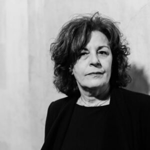 Anna Menenakou Instagram - «Δεν αντέχεται η απώλεια, δεν υπάρχει κάτι χειρότερο, δεν μπορείς να το διανοηθείς, νεκρώνεις, δε ζεις, απλά αναπνέεις.. Εσείς θεωρείτε ότι εγώ κάνω κάτι πολύ δυνατό. Εγώ κάνω ό,τι μπορώ να κάνω και για τον Παύλο και για όλα τα παιδιά εκεί έξω που θέλουν να είναι ελεύθερα. Για την ελευθερία που ο Παύλος τόσο αγαπούσε. Ο Παύλος είχε ένα φως, έλαμπε! Ελπίζω τα παιδιά εκεί έξω να πάρουν λίγο από το φως του.. Εγώ τον Παύλο μου δεν θα τον φέρω πίσω, εγώ παλεύω να καταδικαστούν οι δολοφόνοι και με αυτό τον τρόπο να σωθούν άλλα παιδιά... Να σωθούν αθώα παιδιά!» 
ΜΑΝΑ 🙏🙏🙏
