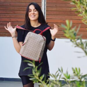 Anna Menenakou Instagram - This year ... I pledge to
Shop Local 
Spend Local
Eat Local 
Enjoy Local 😉 
and support the local business who support me and my community.
🎒🎒🎒🎒🎒🎒🎒🎒 
#supportsmallbusiness #supportlocal #mybag @finezza_boutique_  #thankyou #love #onlylove #onlyloveforanna