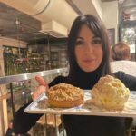 Anna Menenakou Instagram - Υπάρχει ομορφιά εδώ παιδιααααααα 😋😋😋🧁🧁🧁🧁🧁🧁🧁🧁🧁🧁🧁 #spoilyourself #loveyourself #iamtalkingtoyou #love #onlylove #onlyloveforanna Fabrica Tou Efrosinou
