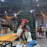 Anna Menenakou Instagram - 🎄𝒞𝒽𝓇𝒾𝓈𝓉𝓂𝒶𝓈 𝒾𝓈𝓃'𝓉 𝒶 𝓈𝑒𝒶𝓈𝑜𝓃! 𝐼𝓉'𝓈 𝒶 𝒻𝑒𝑒𝓁𝒾𝓃𝑔!🥰 * * * #christmastime #christmasmood #happiness #love #onlylove #onlyloveforanna