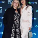 Anna Menenakou Instagram - Να μοιράζεσαι την χαρά σου με τους δικού σου ανθρώπους… αξία ανεκτίμητη !!! #premiere #eterosegonemesis @cosmote_greece #blondeproductions #thankyou 🙏🙏🙏