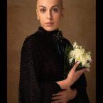 Anna Menenakou Instagram - «Ελπί-ΖΩ να γίνεις και εσύ δότης μυελού των οστών» Ένα λεύκωμα με στόχο την ευαισθητοποίηση του κόσμου για τον παιδικό καρκίνο και την ενημέρωση σχετικά με την μεταμόσχευση μυελού των οστών είναι το επόμενο έργο της ομάδας του @koitafreepress Εκατό δημοφιλείς καλλιτέχνες φωτογραφίζονται από το βραβευμένο φωτογράφο @pzoulakis σε μια ιδέα της εκδότριας του #Kοita, @nikoumariam και της @margaritamonedamua ως σύγχρονα αναγεννησιακά πορτρέτα. Για το @karkinaki.childhood.cancer Συντελεστες: Art director & Styling @nikoumariam Photoshop @n.leontopoulos Make up director @margaritamonedamua Abrassador @regina_makedou Make up artist: @make_up_artist_olga_sarsaridi @nicole_k_makeup @makeuppagesofiagega Επικοινωνία: @stella.kappatou & @nikostziouvaras Costume and Handmade Accessories @tranoulis.fashion @defingouevents.gr @p.j.thanos @lat3rna Studio : @xstudio.gr και ΕΦΕ (ένωση Ελλήνων φωτογράφων) Interview @panos_stamatopoulos . #koita #koitamagazine #koitafreepress #freepress #cover #magazine #magazines #actor #act #cancer #campaing #cancersurvivor #stopcancer #karkinaki #nohair