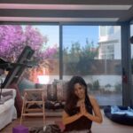 Anna Menenakou Instagram - ***************************************AN INJURY IS NOT JUST A PROCESS OF RECOVERY ITS A PROCESS OF DISCOVERY* *************************************** #blessed #thankful #formyteacher @alexopoulou.athina #recoveryyoga #recoveryispossible #loveyoga #love #onlylove #onlyloveforanna