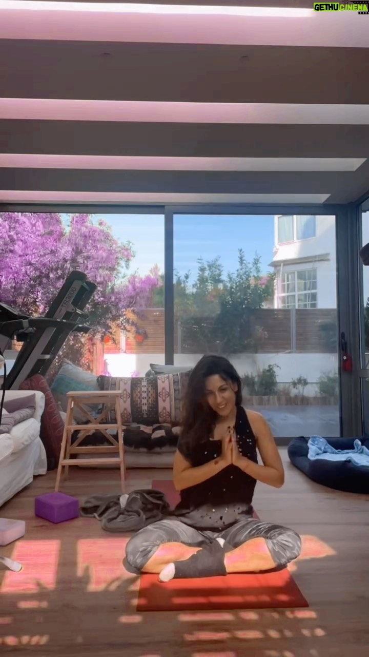 Anna Menenakou - 816 Likes - ***************************************AN INJURY IS NOT JUST A PROCESS OF RECOVERY ITS A PROCESS OF DISCOVERY*
***************************************
#blessed #thankful #formyteacher @alexopoulou.athina #recoveryyoga #recoveryispossible #loveyoga #love #onlylove #onlyloveforanna
