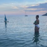 Anna Menenakou Instagram - Σε ένα μέρος μαγικό… #summertime #summervibes #summerlover #love #onlylove #onlyloveforanna #st♥️ Αντίψαρα