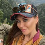 Anna Salivanchuk Instagram - Коли я вперше побачила, це відео, яке зняла у Варшаві,перша думка була- КРУТИЛА Я ВАС МО****ІВ НА …🙈😂ну ви зрозуміли, туди куди пішов корабель😂😂😂 Бо це я танцювала, після важкої ночі біля унітазу, живіт болів, вітер мене зносив, платформа на ходу ламалась а я все одно продовжувала танцювати👍 Бо ми Українці незламні і нас не здолати 🙏🏻🙏🏻🙏🏻 #russiastateterrorists #славаукраїні💙💛 #героямслава #наснеподолати Warsaw, Poland