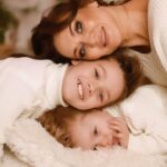 Anna Salivanchuk Instagram - 6 січня за новим стилем відзначає велике церковне свято - Водохреще. У свято 6 січня віруючі згадують обряд хрещення Ісуса у річці Йордан, який провів Іоанн Хреститель. Під час обряду на землю спустився ангел у формі білого голуба та підтвердив, що Ісус - це Син Божий, тому свято також відоме як Богоявлення. За старим (юліанським календарем) 6 січня відзначається Святвечір 2024 і закінчується Різдвяний піст. Меню на Святвечір пісне і складається з 12 страв, а головною стравою цього дня є кутя. А ви знали що сьогодні Водохреще? Чи святкуєте свят вечір? Напишіть мені дуже цікаво🙏🏻 Фото @maryna_komarytskaja Мейк @y_tyuleninova