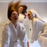 Anna Salivanchuk Instagram - Цим веселим відео з гастролей в Одесі ми хочемо підняти вам настрій🤣 На зло всім тривогам, ми будемо грати нашу легендарну виставу «ОСНОВНИЙ ІНСТИНКТ»👍 знову і знову… А ще нагудуємо , що 22 та 24 грудня в Києві в будинку Офіцерів ми зіграємо крайні вистави у 2023🙏🏻 На 22 грудня ще є квиточки👍 Так ми дуріли в Одессі в @ribas_duke #dancechallenge #beauty #girls #ukraine #odessa_ukraine #fun #funvideo #funny #dance #recommended