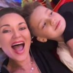 Anna Salivanchuk Instagram - Це було, щось неймовірне🎂 Гліб сказав, що хоче святкувати свій ДР на атракціонах, ну і я почала шукати місце де є найбільша кількість розваг для дітей, і я нашла👍 Чому я обрала саме @neopolis.park ✅різноманітні програми ✅ЕКСТРИМАЛЬНІ АТРАКЦІОНИ (шалені перегони,NEO DROP, SPLASH,VR CLASHER, MAGIG BIKES, ПЛАЗМАТРОН,КОЛЕСО ЧАСУ, ДИКІ ДЖУНГЛІ ✅АКТИВНІ ІГРИ ✅ІНТЕРАКТИВНІ АТРАКЦІОНИ ✅ІГРОВІ МАЙДАНЧИКИ ✅ІГРОВІ АПАРАТИ ✅Neon disco party ✅ПОДАРУНОК ІМЕНИННИКУ ✅неонова атрибутика ✅неймовірні аніматори, великий вибір улюблених героїв ✅смачна їжа ✅окремий простір для свята🎂 ✅тематичні піньяти Ми провели там 6 годин - а таке враження що 1 годину👍 Я кайфувала разом з дітьми, накаталась на усіх атракціонах, і доречі, що найголовніше, поки я відпочивала мій молодшенький Нікіта теж бавився з аніматорами👍 Є великий вибір пакетів для святкування, від години до 5 годин, все зроблено для того, щоб ви хотіли ще повернутись🔥 А Глібу на прощання подарували ще карточку Neopolis і безкоштовні 3 години катання👍 Діти настільки задоволенні, що я вирішили поділитись з вами, щоб ви знали де святкувати ДР ваших діток, повірте ці враження на все життя! Дякую @neopolis.park що ви такі крутезні💛💙 А всі фото та відео робила талановита @vladyslavalitoshko