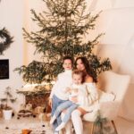 Anna Salivanchuk Instagram - А у вас вже є новорічний настрій? Поділіться зі мною, дуже цікаво?🙏🏻🐲 Мій неймовірний лук від @youandme_ua Фото @maryna_komarytskaja Мейк @y_tyuleninova