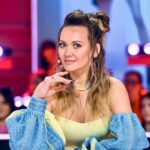 Anna Salivanchuk Instagram - Вже сьогодні 21 грудня, о 20:00 на @novy_channel Новому каналі вийде фінальнмй випуск шоу «Хто зверху?» Буде дуже смішно та гаряче, не пропустіть👍 @lesia_nikituk @kekeliavera @gogolubev @bushe8 @olga_martynovska @yaroslavskyi_vova Неймрвірна вишиванка @corset_modisto_kate Новый Канал