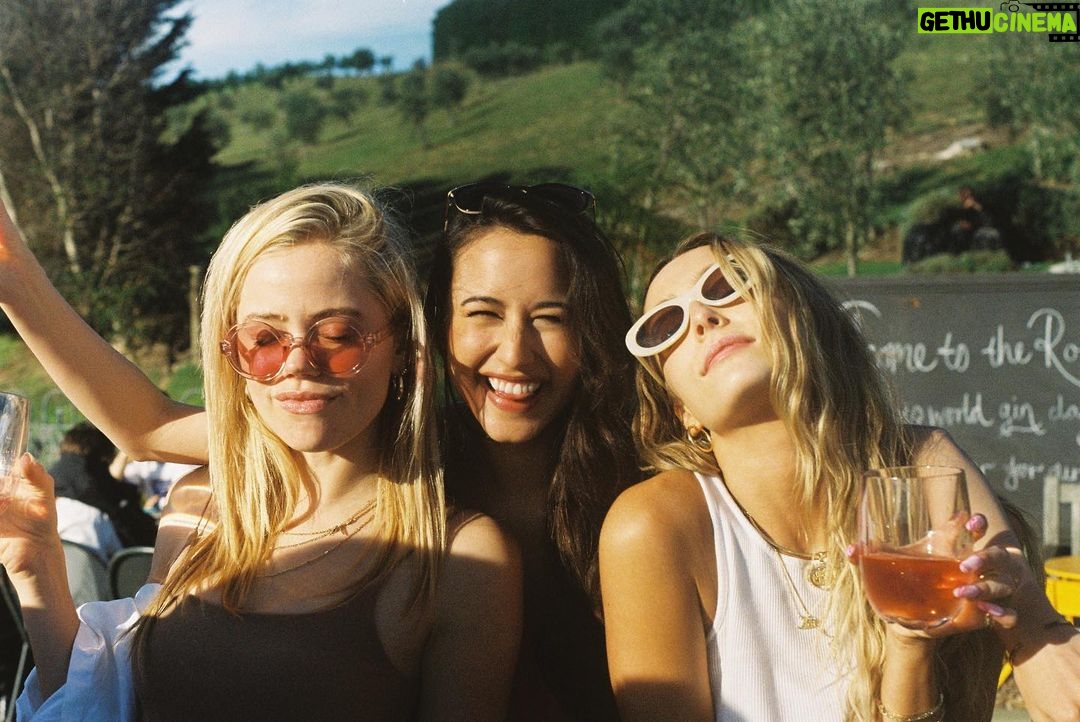 Annalisa Cochrane Instagram - Family on Film || minolta X 700 kodak 400 35 mm Auckland, New Zealand