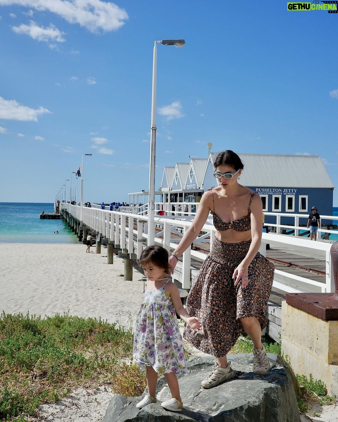 Anne Curtis Instagram - Rule #1 when taking a pic with your bub - you have 1 chance. Give your best na 🥹😂 Busselton Jetty