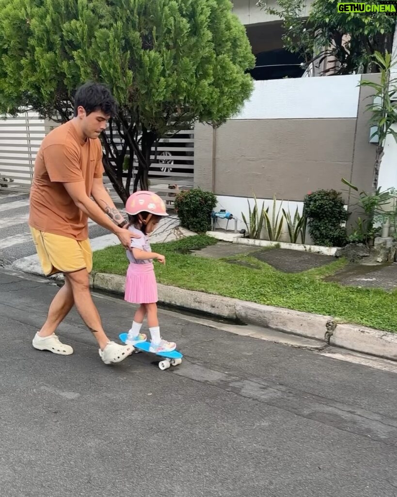 Anne Curtis Instagram - Weekend thingzzz. Perfect mix of her Mama and Papa. 😂 Last slide is definitely my energy. 🧚 @erwan