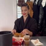 Anne Curtis Instagram - #Chickenjoyer forever! ❤️ Even when I was in London shooting @theperfectmagazine this is what we chose to eat for lunch! Thanks for capturing my love @bryanboy ✨ #BidaAngSaya talaga sa @jollibee 🇵🇭 London, Unιted Kingdom