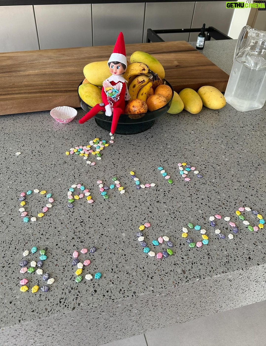 Anne Curtis Instagram - A new yearly tradition ๐ canโt wait for the stage when the elf becomes cheeky ๐ง #elfontheshelf