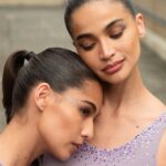 Anne Curtis Instagram - Sestras will always be there to try and help “fix you” no matter what. Love you sestra. Thank you for joining our Magpasikat. @jascurtissmith 💜💜💜 📸: @luisruizzzz 📸: @imlukeabadiano #Magpasikat2023AnneRyanOgie