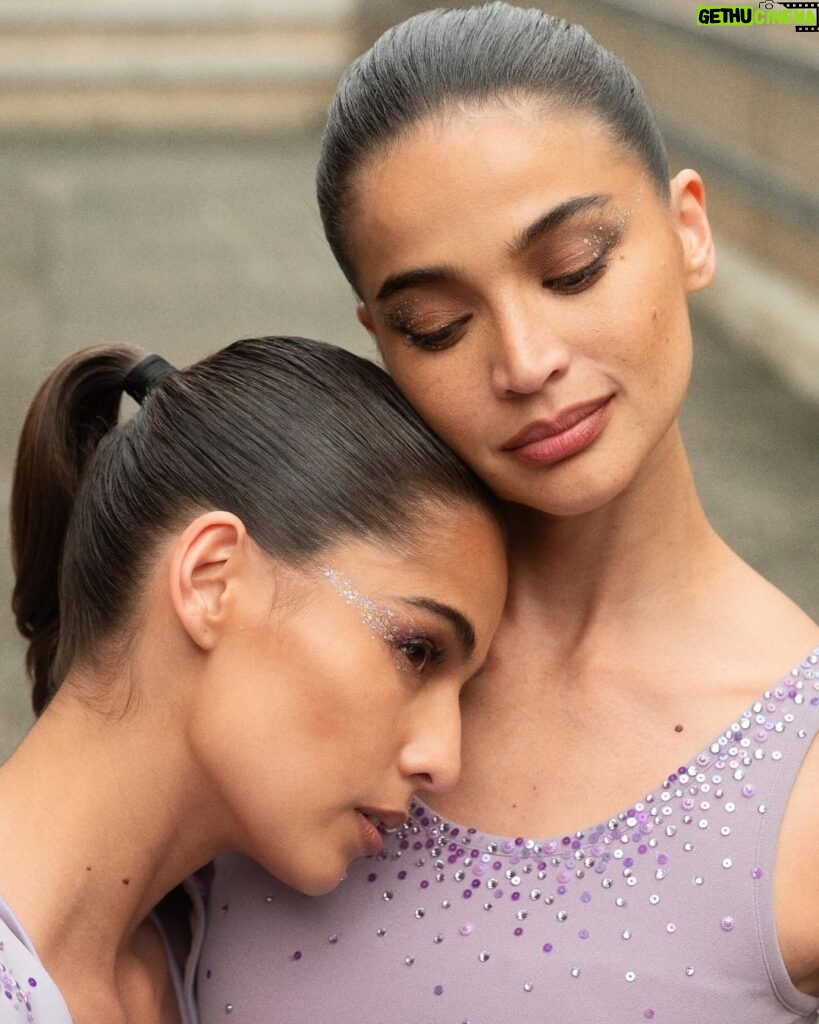 Anne Curtis Instagram - Sestras will always be there to try and help “fix you” no matter what. Love you sestra. Thank you for joining our Magpasikat. @jascurtissmith 💜💜💜 📸: @luisruizzzz 📸: @imlukeabadiano #Magpasikat2023AnneRyanOgie