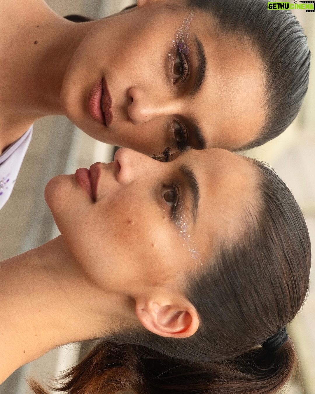 Anne Curtis Instagram - Sestras will always be there to try and help “fix you” no matter what. Love you sestra. Thank you for joining our Magpasikat. @jascurtissmith 💜💜💜 📸: @luisruizzzz 📸: @imlukeabadiano #Magpasikat2023AnneRyanOgie