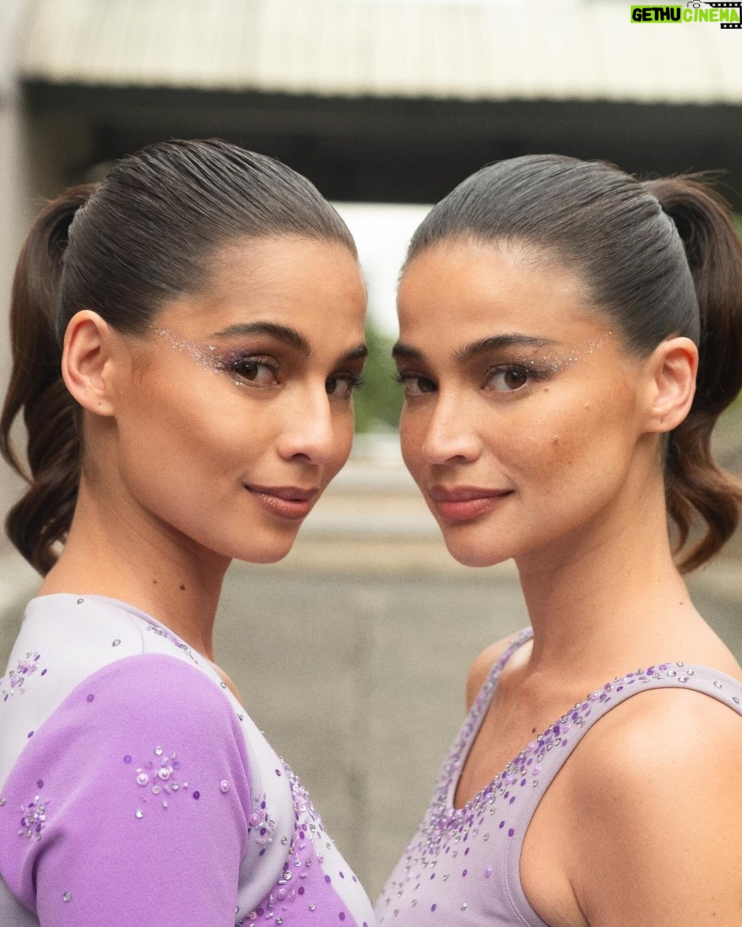 Anne Curtis Instagram - Sestras will always be there to try and help “fix you” no matter what. Love you sestra. Thank you for joining our Magpasikat. @jascurtissmith 💜💜💜 📸: @luisruizzzz 📸: @imlukeabadiano #Magpasikat2023AnneRyanOgie