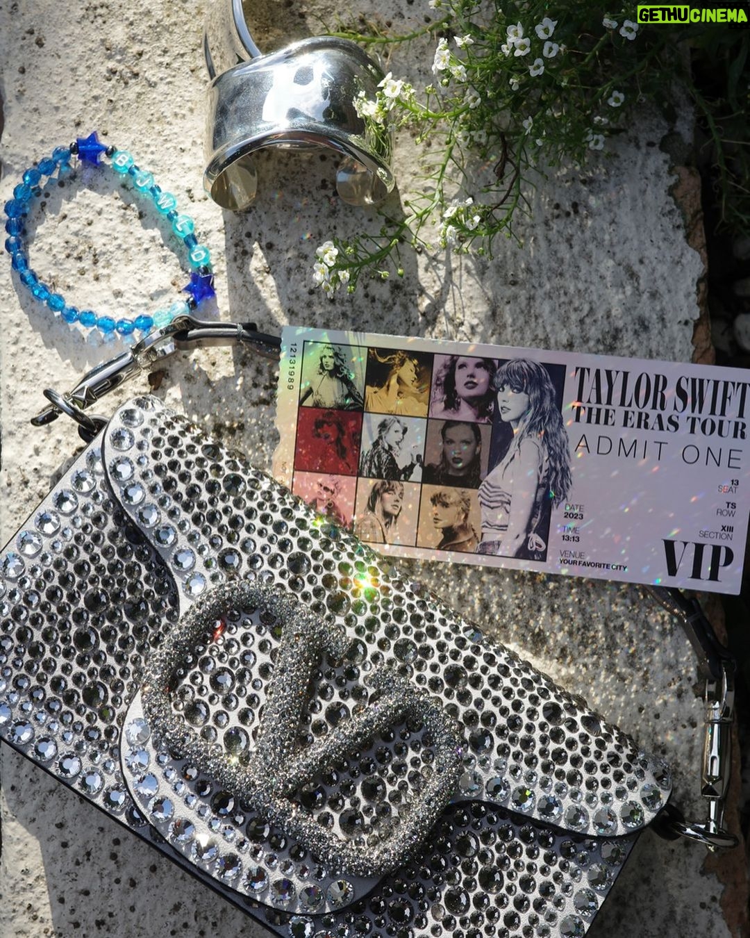 Anne Curtis Instagram - I can still make the whole place shimmer ✨ @taylorswift