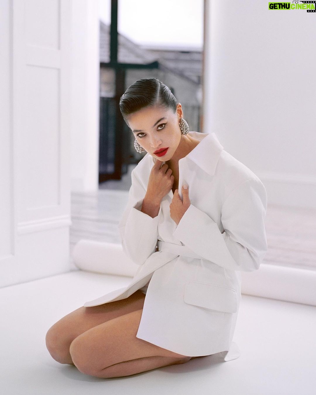 Anne Curtis Instagram - Filipina actress Anne Curtis-Smith is the true definition of an Asian multi-hyphenate celebrity. Beneath the red carpet poise and wholesome smiles, Curtis’ determination is more steely and serious that she lets on. ‘I’ve made the conscious decision not to stay in the safe zone’ she tells Susie Lau in her interview for Perfect magazine. 📲 Pre-Order Perfect Issue Six now in the link in bio. Talent: @annecurtissmith Photographer @sebastianfaena Creative Director: @bryanboy Fashion Editor: @jeanieus Hair: @kotasuizu Make-up: @gracessinnott Manicure @emilyroselansley Clothing & Accessories: @maisonvalentino Video: @bryanboy Interview: @susiebubble Production: @tiagi Executive Producer: @notoriouscst Production Manager: @marthabarrproduction Post-Production: @inkretouch Photographic Assistance: @mr.madisonblair #tomwilliams Fashion Assistance: #samueljohnborg Senior Production Assistant: @zimzimmax
