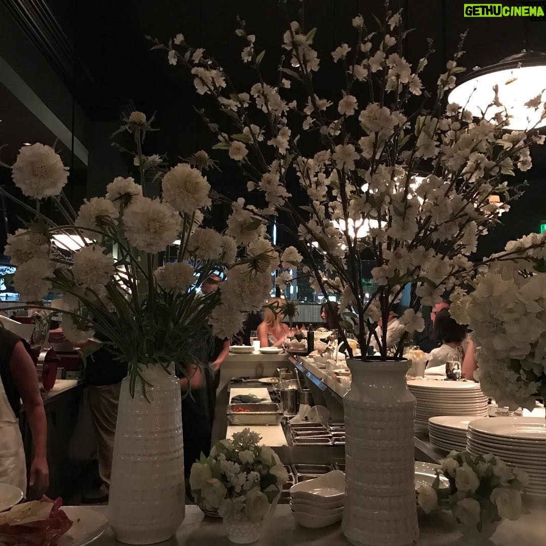 Anne Dudek Instagram - Osteria Mozza what pretty flowers!